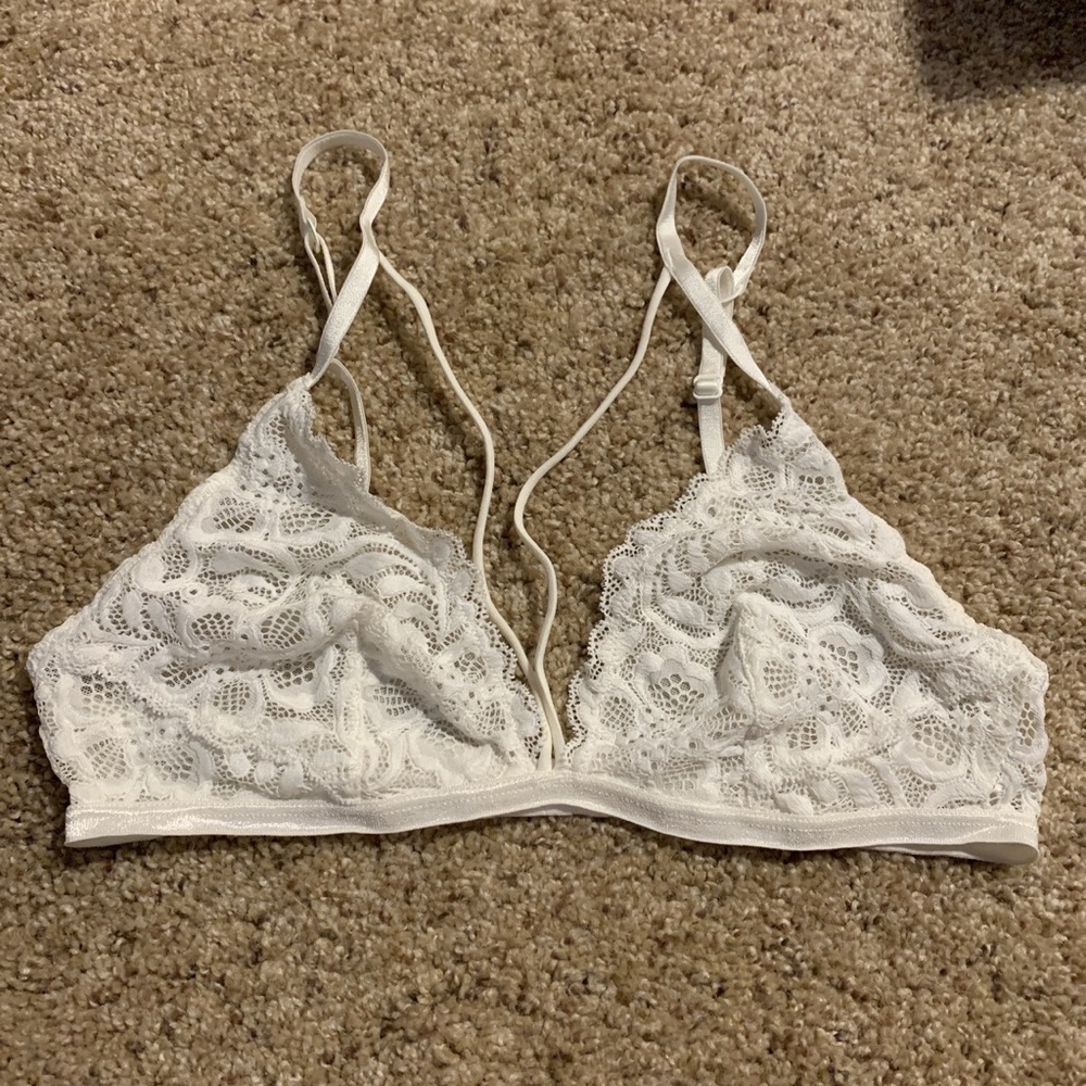 Lace bralette with straps